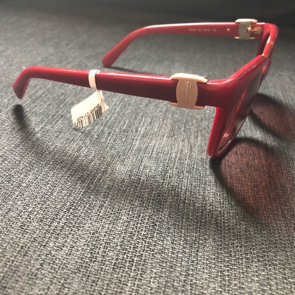 Salvatore Ferragamo Sunglasses - Picture 3 of 7